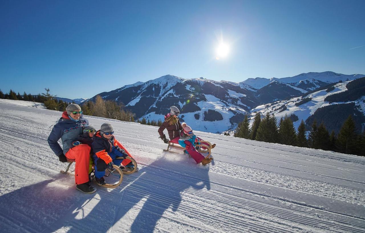 Alpenparks Apartment & Ferienresort Rehrenberg Viehhofen Exteriör bild